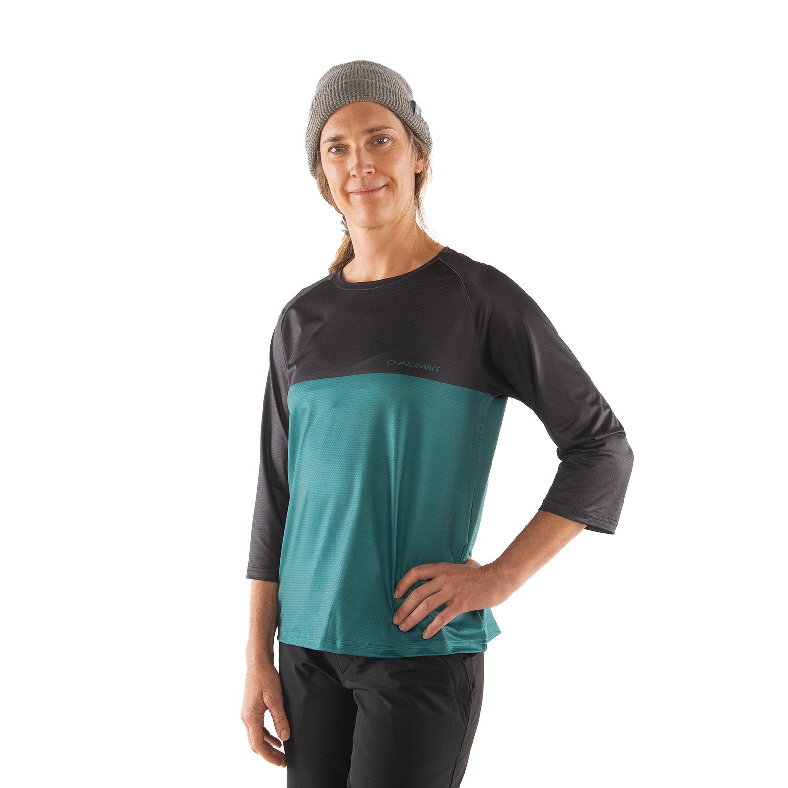 The model is 5' 8" wearing size Medium.